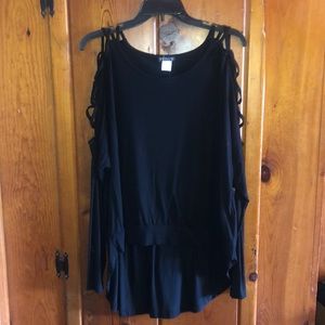Venus long sleeve top w/ cut outs on shoulder